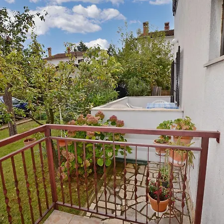Velimir Apartment Porec